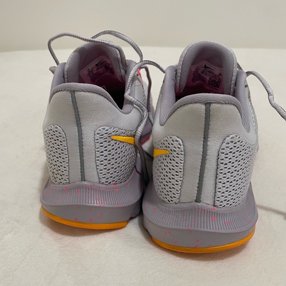 Nike Running Shoes - Picture 5 of 6